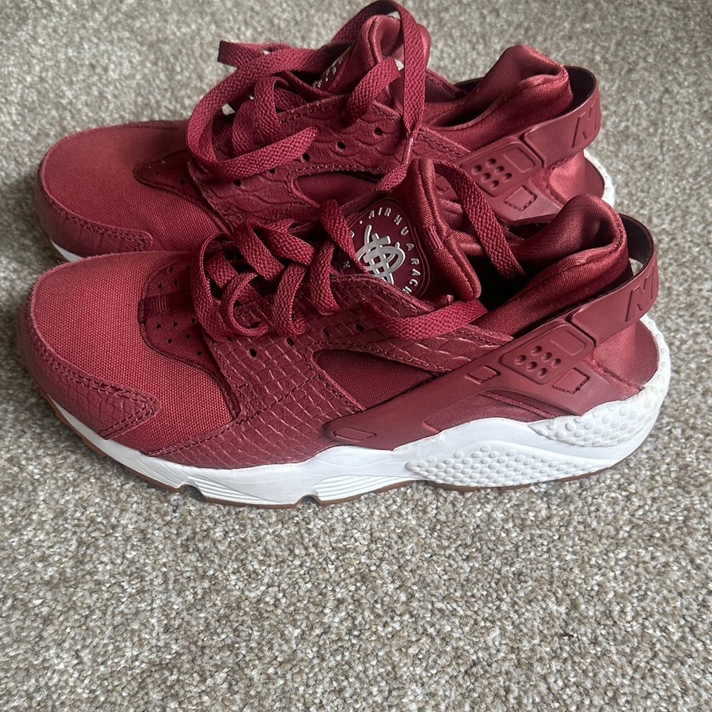 Women’s Burgundy Sneakers - Nike Air Huarache